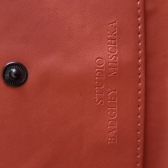 Badgley Mischka NWT, diamond quilting, coral wallet, vegan leather - Picture 4 of 6